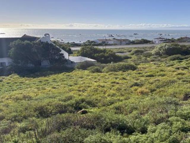711 m² Land available in Britanica Heights