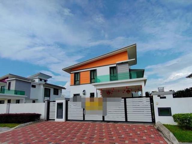 7126SqftBig Land 2 Sty Bungalow BJB Height Bemban Near Mydin Jasin