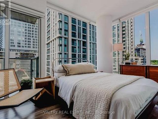 712 195 Redpath Avenue, Toronto, ON, M4P 0E4 condo for sale | Listing ID C13631 | Royal LePage