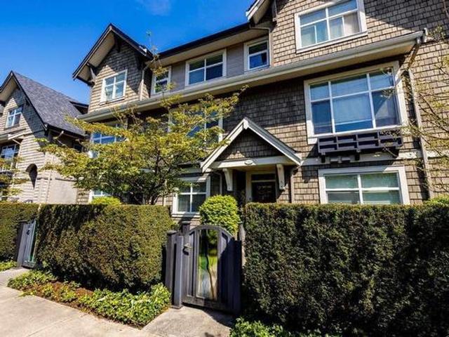 712 Orwell Street, North Vancouver, BC, V7J 0A5 townhouse for sale | Listing ID R2997 | Royal LePage