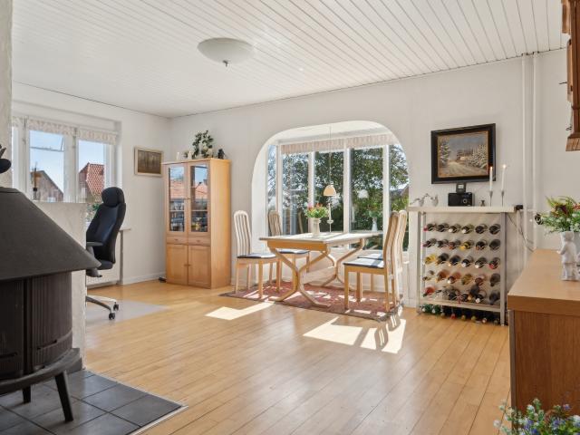 713 0 Drosselvej 1 Charmerende murermestervilla i tre plan i Fuglekvarteret RealMæglerne