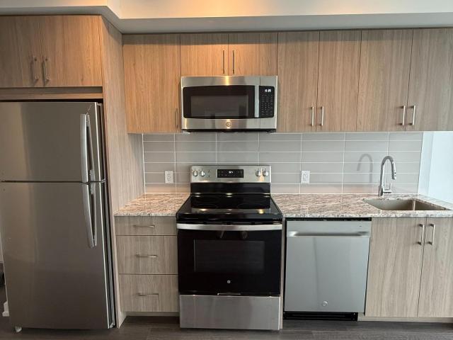 713 4 Eglinton Avenue W, Etobicoke | 2Beds/2Bath, Condo, $2,750/mo | Condos. Ca