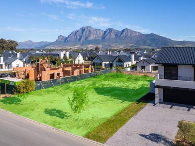 714 m² Land available in Val de Vie Estate