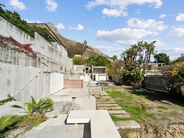 714 m² Land available in Fresnaye