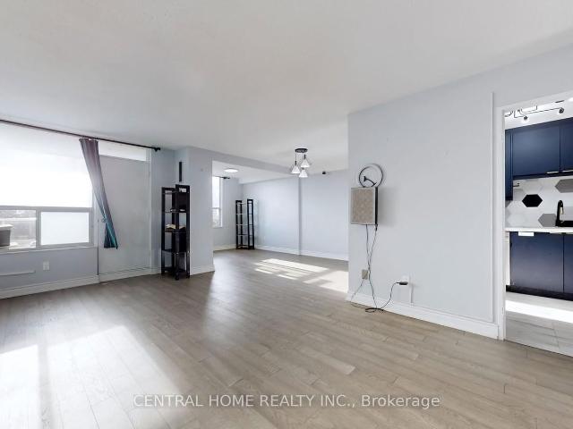 715 5 Shady Golfway, North York | For Sale @ $489,000 | Condos. Ca