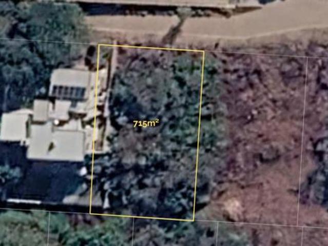 715 m² Land available in Kosmos