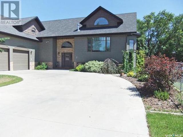 717 3Rd Avenue W, Meadow Lake, SK, S9X 1A5 house for sale | Listing ID SK988192 | Royal LePage