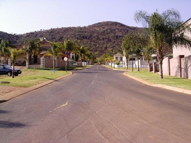 717 m² Land available in Kosmos Ridge Estate