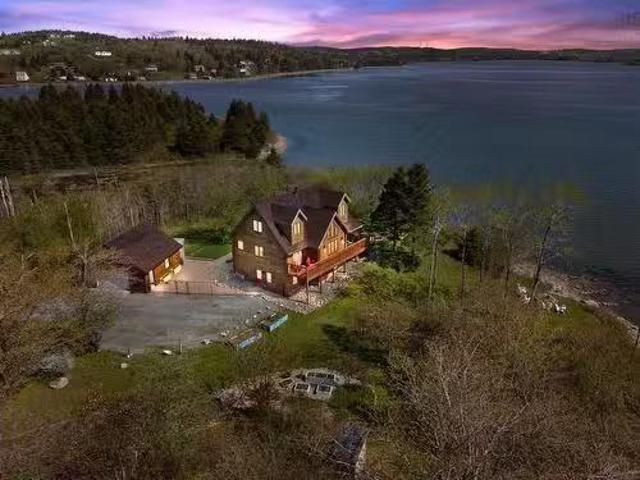 7180 Highway 207, West Chezzetcook, NS, B0J 2L0 house for sa.