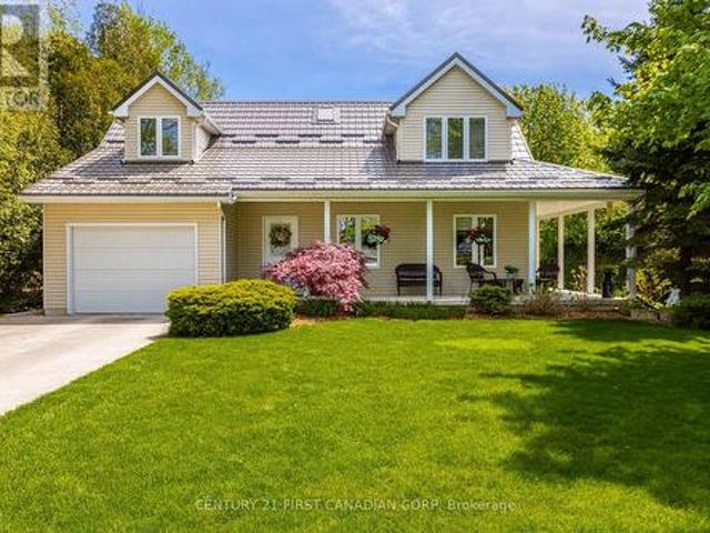 71818 Sunview Avenue, Bluewater Hay, ON, N0M 1N0 house for sale | Listing ID X11989 | Royal LePage