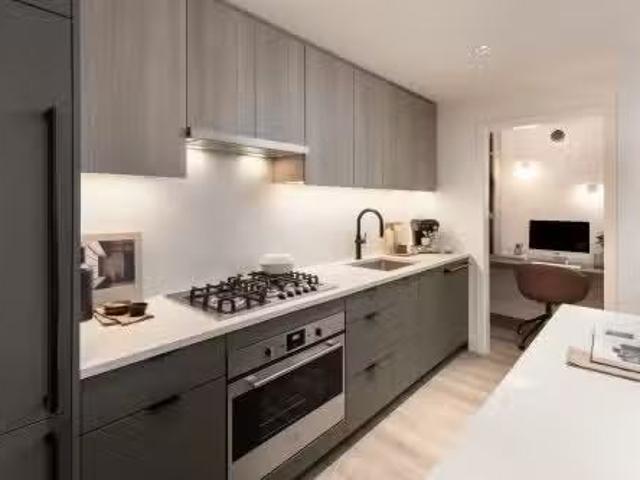 718 8633 River District Crossing, Vancouver, BC, V5S 4N4 Sin.