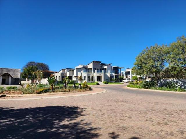 718 m² Land available in Bendor