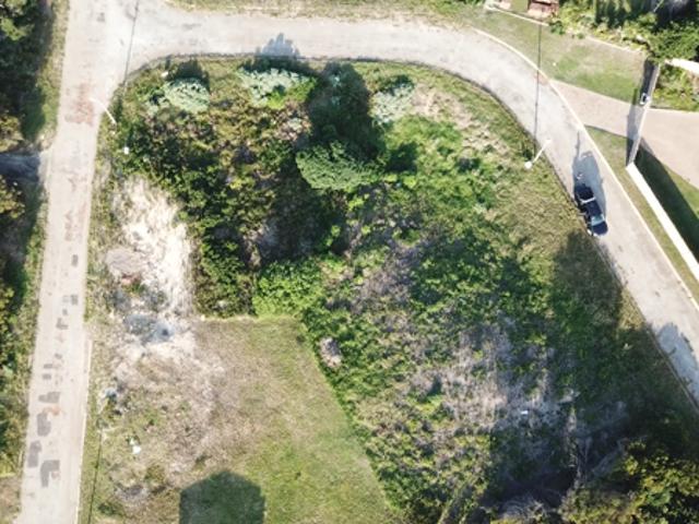 719 m² Land available in Paradise Beach
