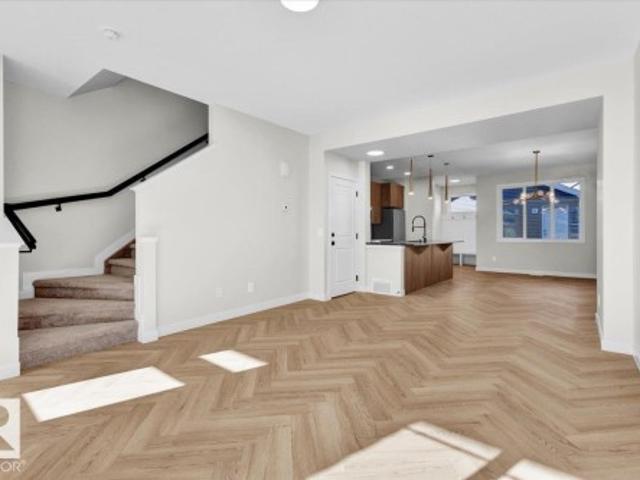 71 1623 Av Sw, Edmonton, AB, T6W 5C6 duplex for sale | Listing ID E4503 | Royal LePage
