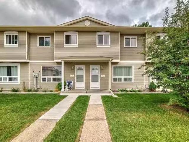 #71 2131 Oak St, Sherwood Park, AB, T8A 4W9 townhouse for sa.