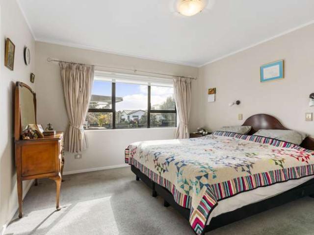 71 Charles Prevost Drive, The Gardens, Manukau City