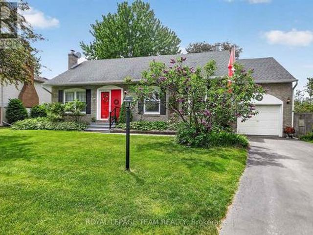 71 Dallaire Crescent, Ottawa, ON, K0A 2Z0 house for sale | Listing ID X13428 | Royal LePage
