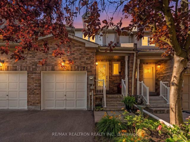 71 Ochalski Road, Aurora | 3Beds/3Bath, Townhouse, $865,000 | Condos. Ca