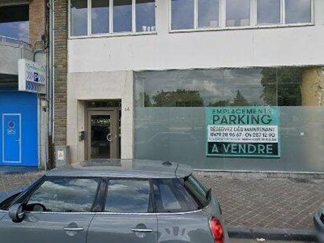 720 m2 warehouse for sale in Luik