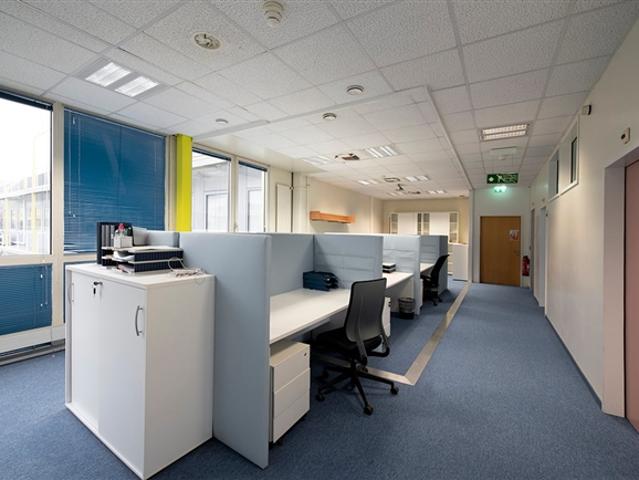 720m2 de bureaux au 2ème étage du CTN 12 à Plan les Ouates