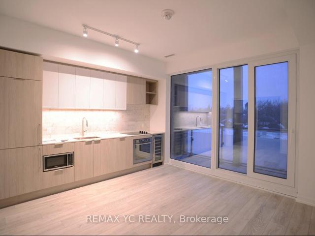 721 2020 Bathurst Street in Toronto: Humewood Cedarvale Condo Apartment for lease Toronto C03: MLS®# C13446678