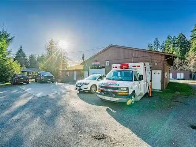 721 Church St, Gabriola Island, BC, V0R 1X3 commercial for s.