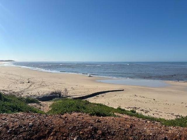 721 m² Land available in Paradise Beach