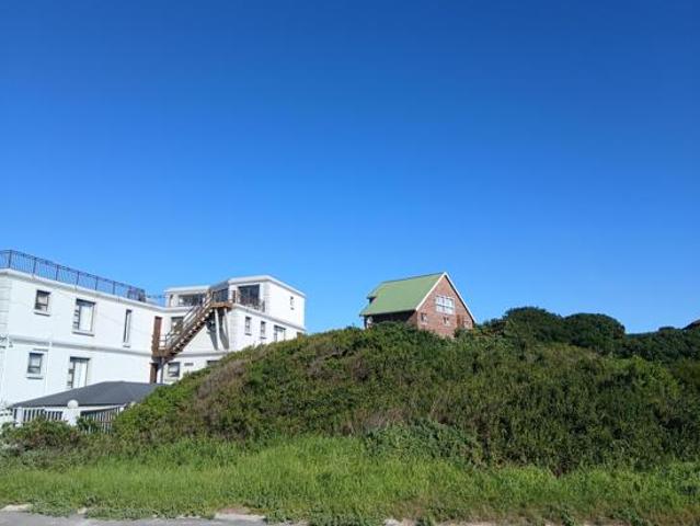 721 m² Land available in Paradise Beach