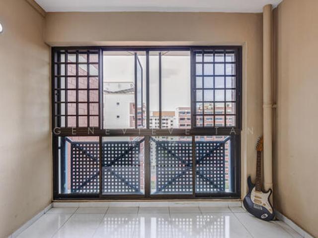 722 Tampines Street 72 HDB Apartment For Sale, $888,000, 4 Bed 2 Bath 1,292 sqft $687.00 psf