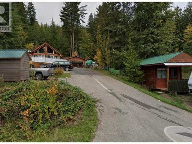 7241 Estate Place, Anglemont, BC, V0E 1M8 house for sale | Listing ID 10380 | Royal LePage