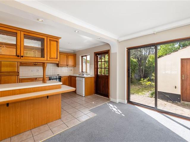 725,000 | 27 Holywell, Kilmacud, Dublin 14 Russell Estate Agents 4999 MyHome. Ie Residential