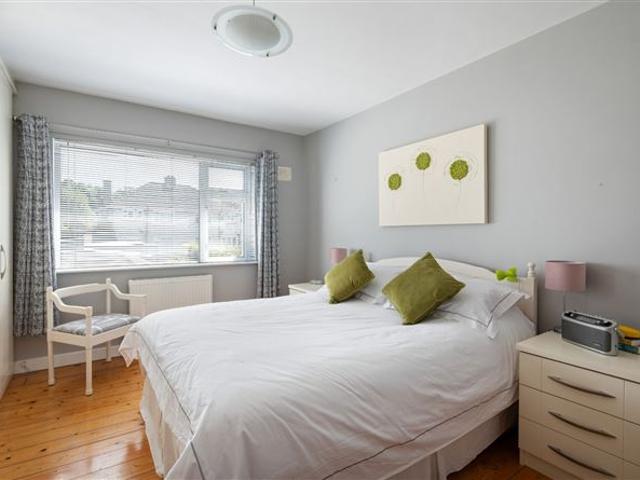 725,000 | 30 Glendoher Park, Rathfarnham, Dublin 16 DNG Rathfarnham 5004 MyHome. Ie Residential