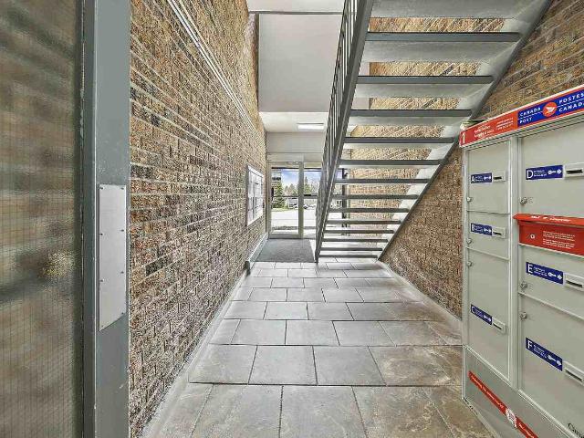 725 745 Wonderland Road South 2 Bedroom Apartment for Rent at 745 725 745 Wonderland Road South, London, ON N6K 1M1 Westmount