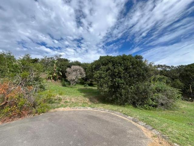 725 m² Land available in Beacon Bay