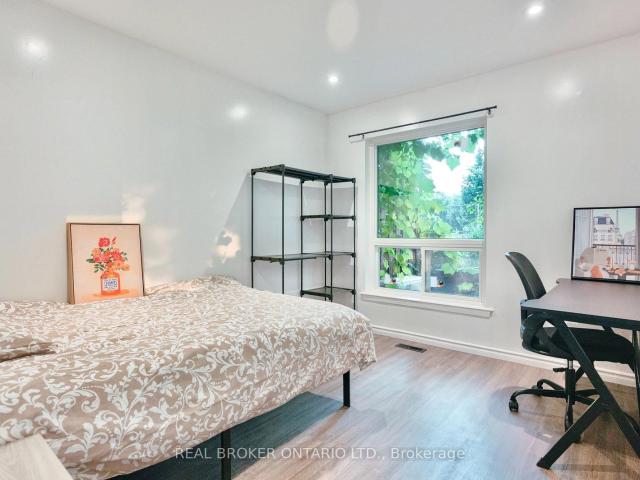 725 military Trail, Scarborough | 1Beds/1Bath, Townhouse, $1,275/mo | Condos. Ca