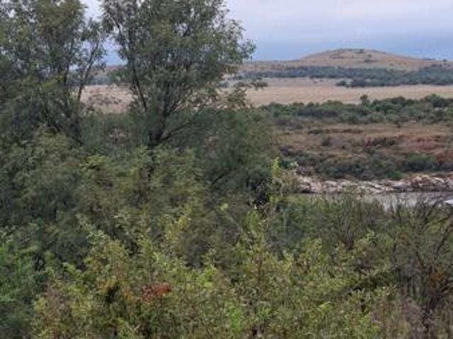 727 m² Land available in Vaaloewer