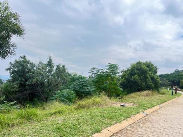 727 m² Land available in Kosmos