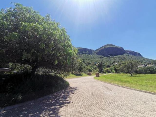 727 m² Land available in Kosmos