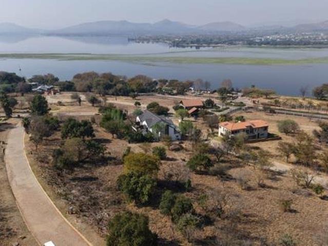 727 m² Land available in Kosmos