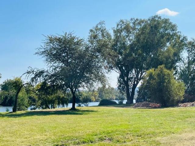727 m² Land available in Parys Golf & Country Estate