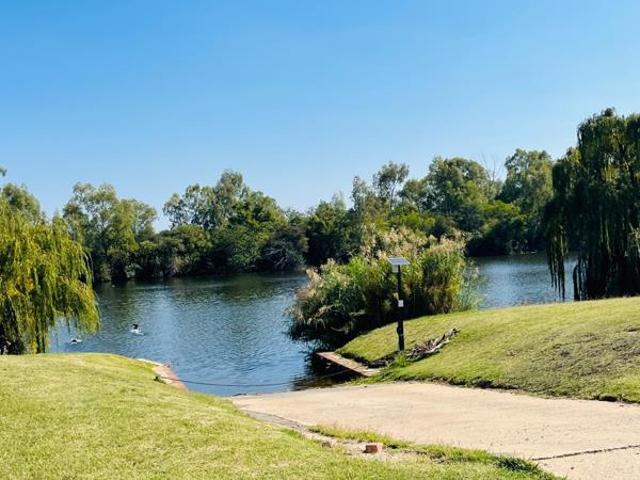 727 m² Land available in Parys Golf & Country Estate