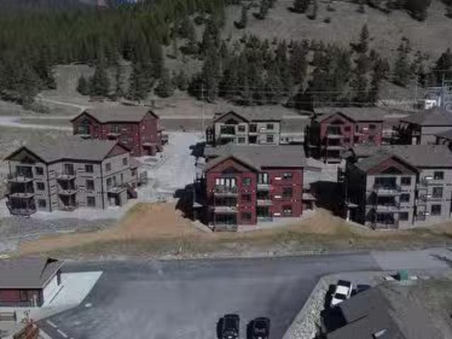 7291 Prospector Avenue Unit# 404, Radium Hot Springs, BC, V0A.