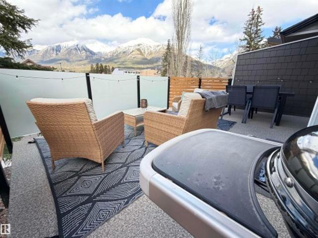 729 7Th Street, Canmore, AB, T1W 2C3 townhouse for sale | Listing ID E4498 | Royal LePage