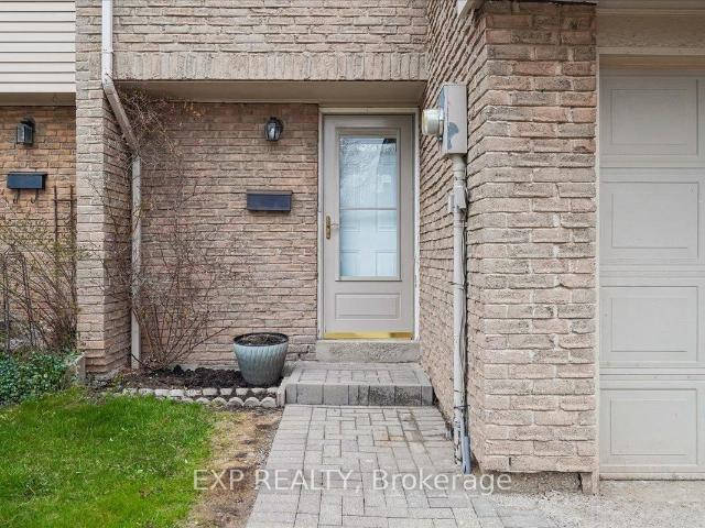 72 1556 Lancaster Drive, Oakville | Sold, W13484 | Condos. Ca