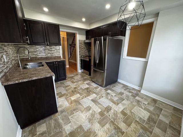 72 Wyatt Lane S, Aurora | For Rent @ $3,000 | Condos. Ca