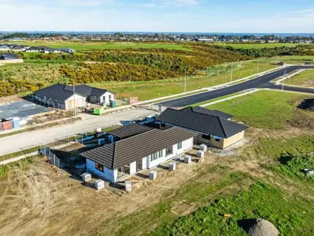72 Atlantic Drive, Fitzherbert, Palmerston North City For Sale