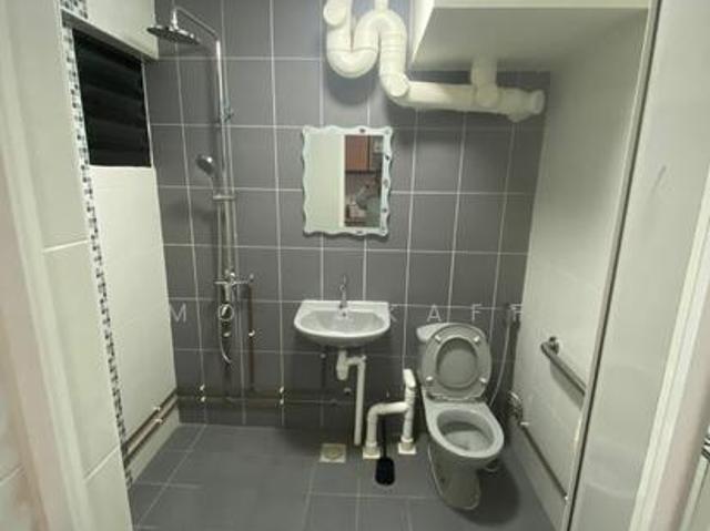 72 Bedok South Avenue 3 HDB Apartment Room Rental, $1,000, 1 Bed 1 Bath 150 sqft $6.67 psf