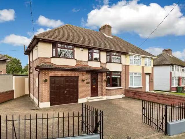 72 Cabra Drive, Phibsborough, Dublin 7, D07ND66 is for sale