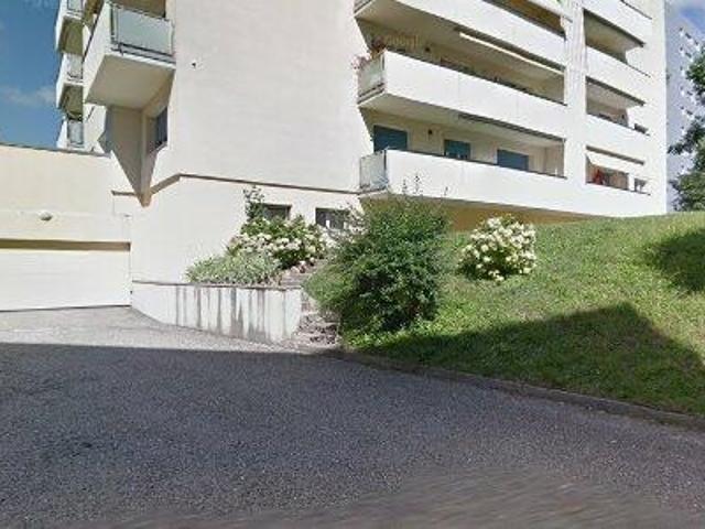 72 m2 apartment for rent in Saane