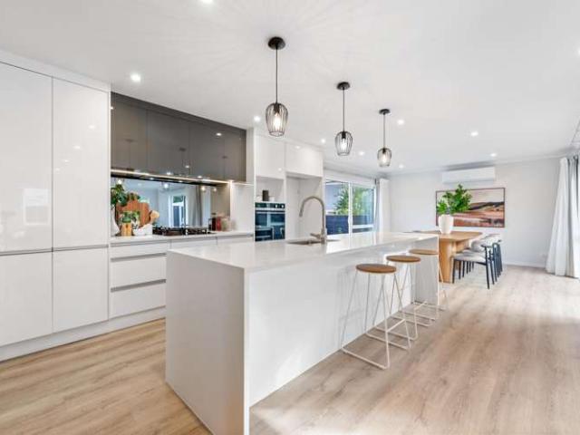 72a Waimumu Road, Massey, Waitakere City